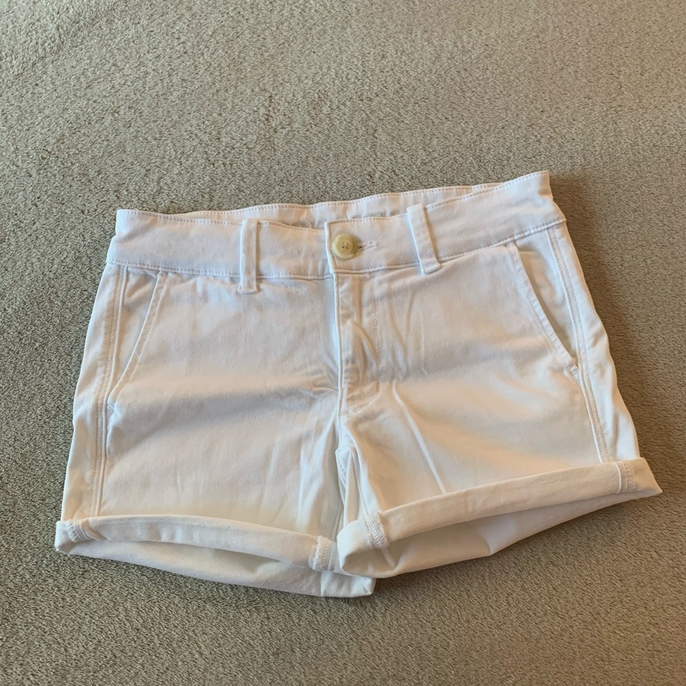 ‼️SALE‼️AE white shorts